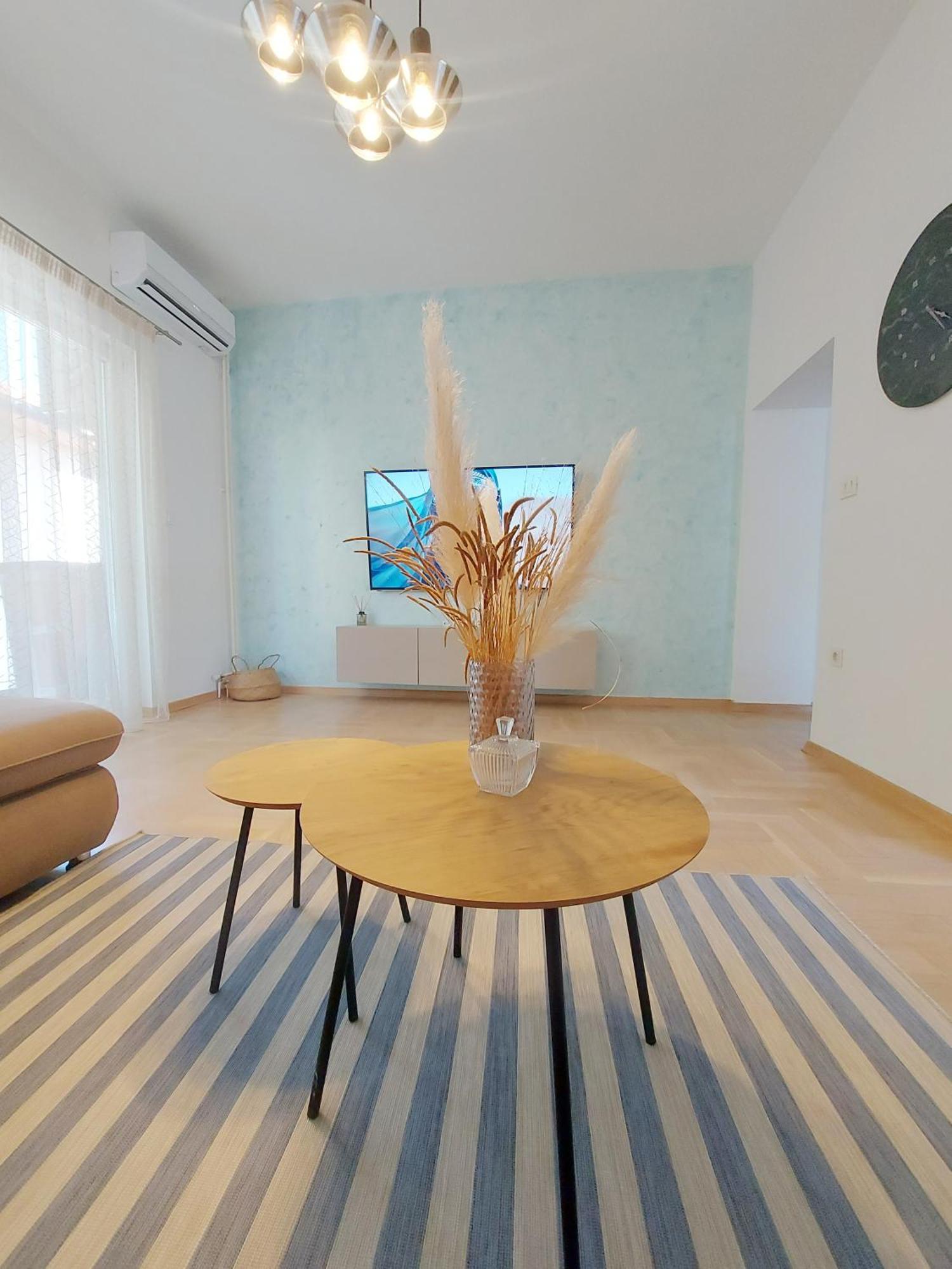 The Circle Apartment Скопье Экстерьер фото